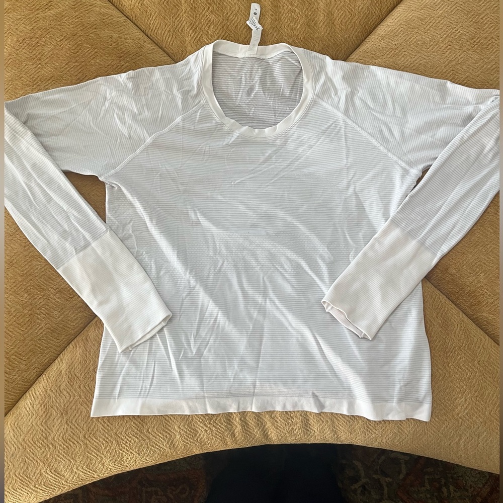 Lululemon Swiftly Tech Long Sleeve Top